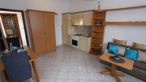 Apartment In Klimno/insel Krk 36108