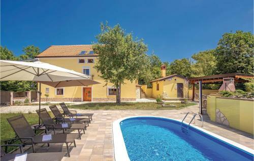 Three-bedroom Holiday Home In Kraljevica
