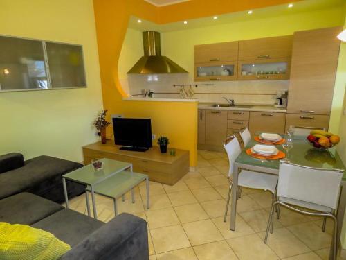 Apartments With A Parking Space Lovran (opatija) - 7782