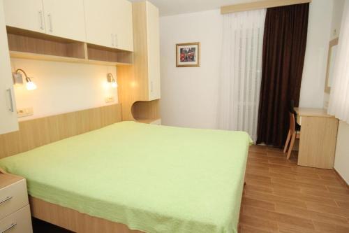 Apartment Lumbarda 9304b