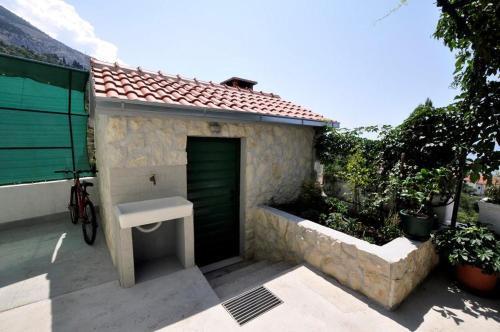 Apartments With A Parking Space Makarska - 14091
