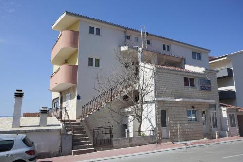 Apartments With A Parking Space Makarska - 16161