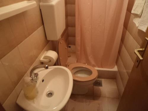 Hostal Double Room Makarska 13979c