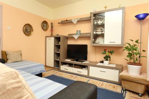 Apartments With A Parking Space Marina (trogir) - 1088