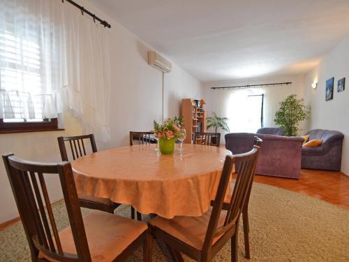 Apartment Mi�i�