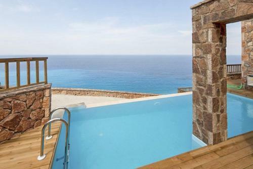 Agios Nikitas Villa Sleeps 7 Pool Air Con Wifi
