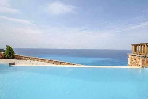 Agios Nikitas Villa Sleeps 7 Pool Air Con Wifi