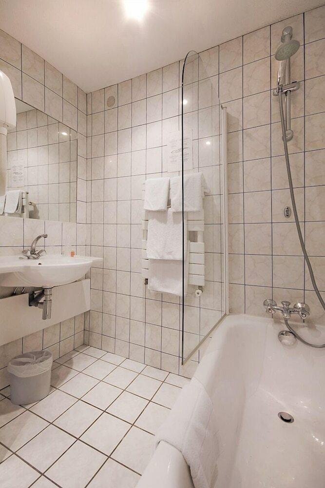 Hotel Pax Opera