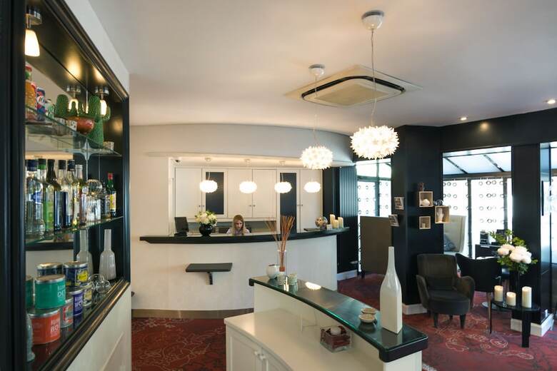 Hotel Plaza Etoile