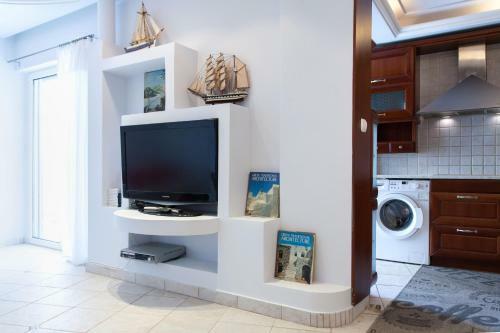Stunning 1 Bdrm Apartment In Glyfada -sea View