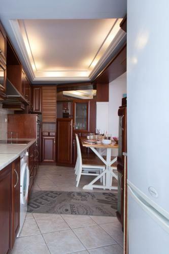 Stunning 1 Bdrm Apartment In Glyfada -sea View