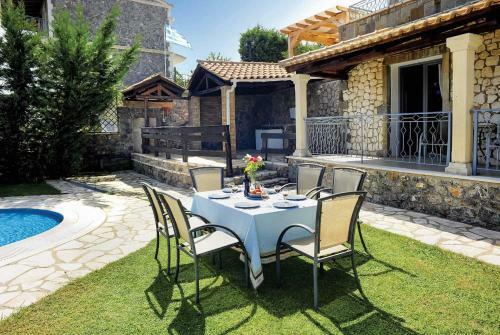 Kyra Chrysikou Villa Sleeps 6 Air Con Wifi