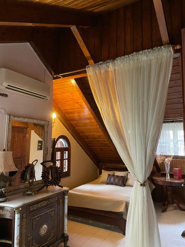 Hostal Porfyra Luxury Guesthouse