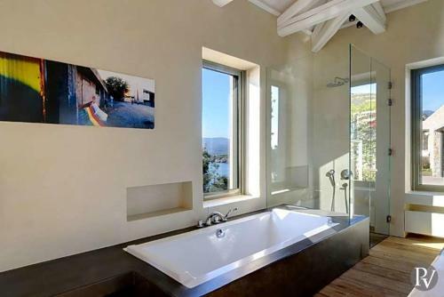 Kardamyli Villa Sleeps 10 Pool Air Con