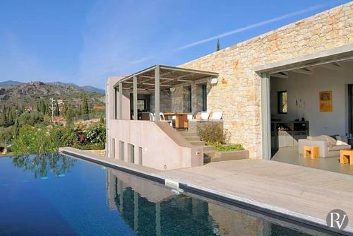 Kardamyli Villa Sleeps 10 Pool Air Con
