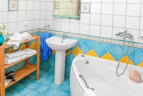 Kassiopi Villa Sleeps 10 Pool Air Con Wifi