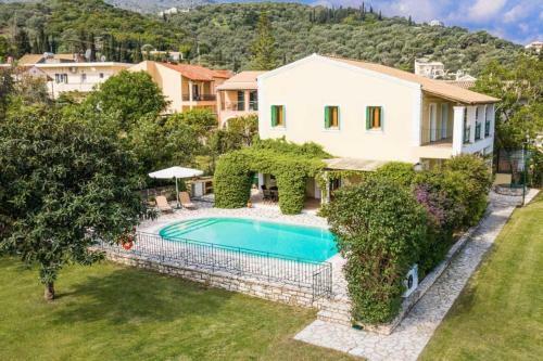Kassiopi Villa Sleeps 10 Pool Air Con Wifi