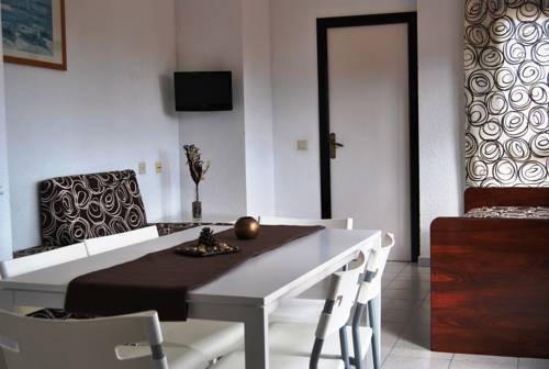 Montjardi Beach Apartamentos