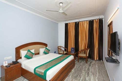 Hotel Oyo 13843 Corple Stays