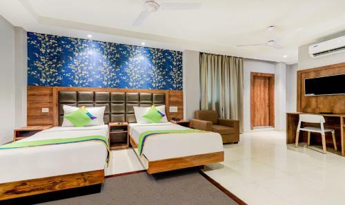 Oyo 9814 Hotel Parnil Palace 2