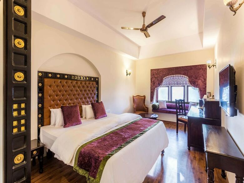 Hotel Sairafort Sarovar Portico