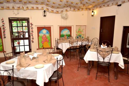Hotel Kiran Villas