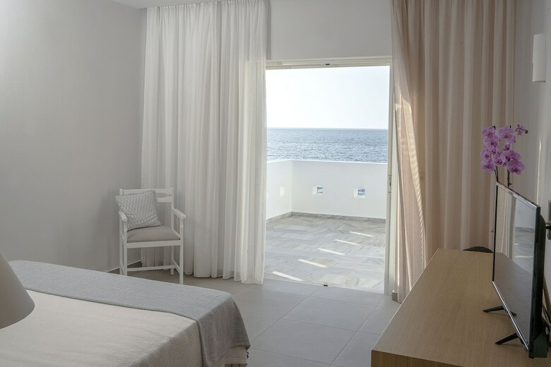 Hotel Maritimo Beach