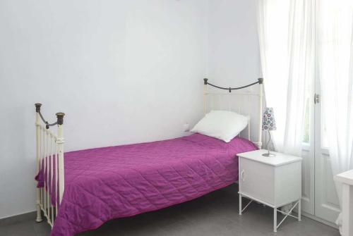 Skopelos Villa Sleeps 5 Air Con Wifi