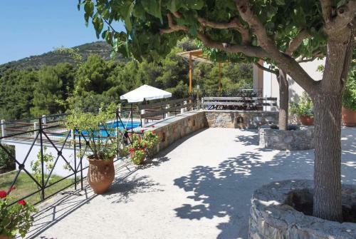 Skopelos Villa Sleeps 2 Air Con Wifi