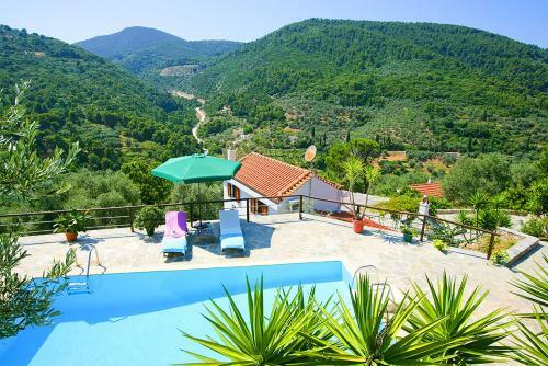 Skopelos Villa Sleeps 2 Pool Air Con Wifi