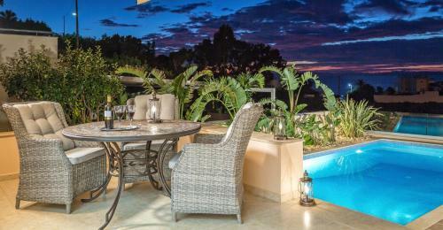 Luxurious Villa Solaris, 50 Meters From The Beach