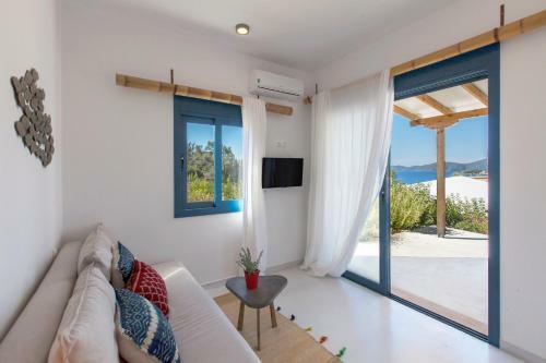 Villa Alma Lefkada- Sea Front Villa