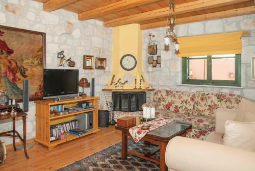 Ano Vasilikos Villa Sleeps 4 Air Con Wifi