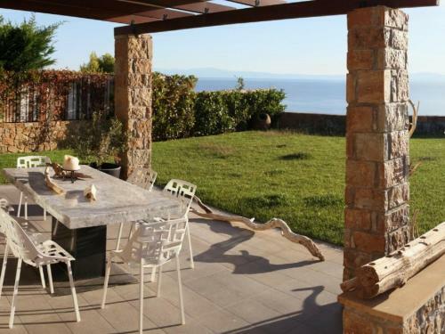 Luxurious Villa In Elani