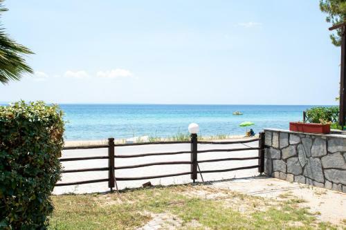 Alexger Nikiti Sea View Front Beach Deluxe House
