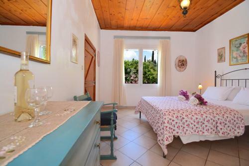 Villa Nissaki Olive Press And Cottage