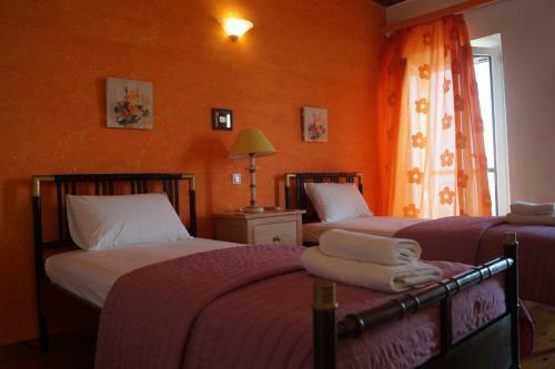 Villa Nissaki Olive Press And Cottage
