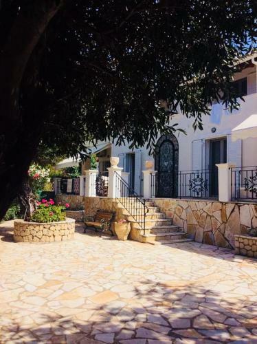Villa Ampelaki "30 Meters To Beach"
