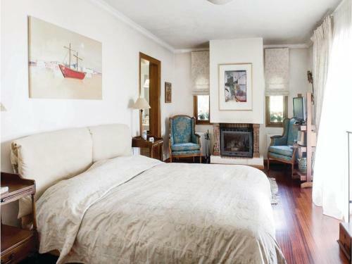 Four-bedroom Apartment In Neos Voutzas