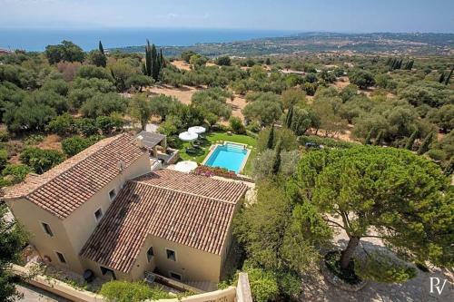 Mousata Villa Sleeps 10 Pool Air Con Wifi