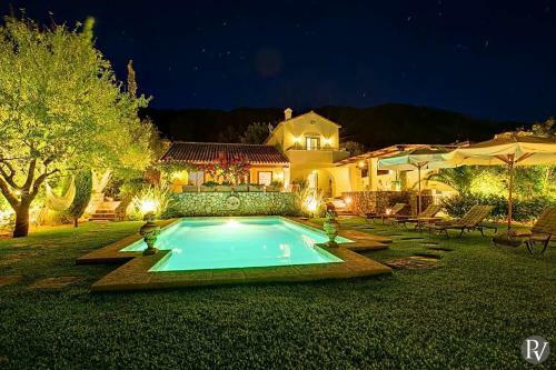 Mousata Villa Sleeps 10 Pool Air Con Wifi