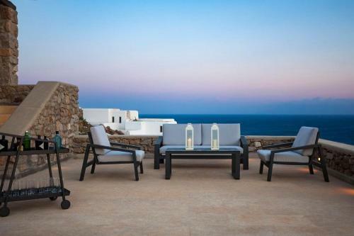 Mykonos Villa Sleeps 16 Pool Air Con