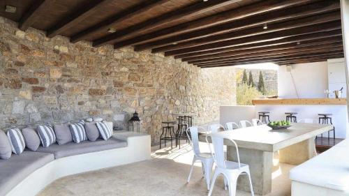 Mykonos Villa Sleeps 16 Pool Air Con