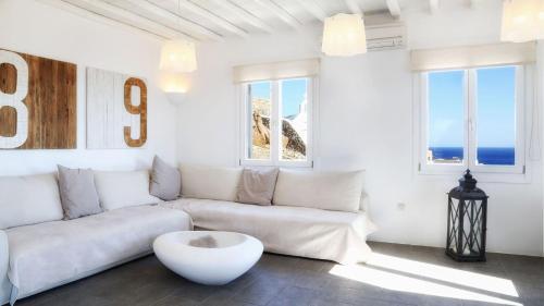 Mykonos Villa Sleeps 16 Pool Air Con
