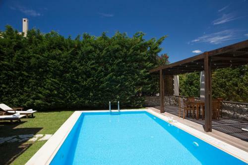 Villa Aeriko Homes Of Distinction