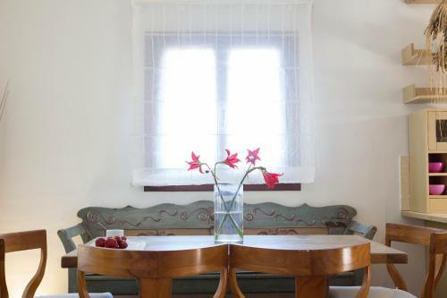 Villa Aeriko Homes Of Distinction