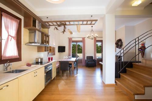 Villa Aeriko Homes Of Distinction