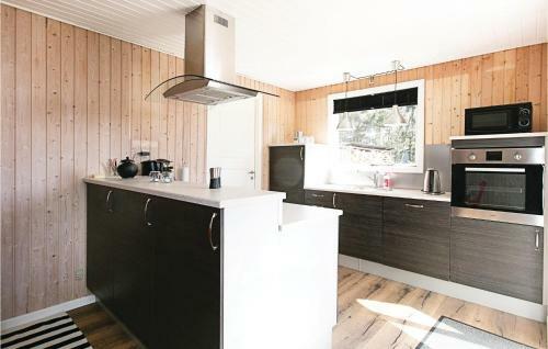 Three-bedroom Holiday Home In Aakirkeby
