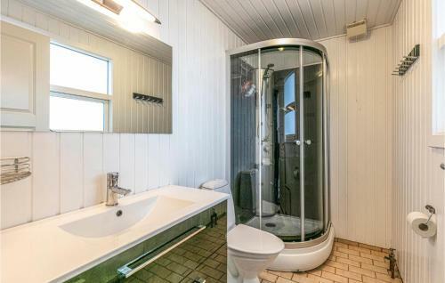 Three-bedroom Holiday Home In Aakirkeby