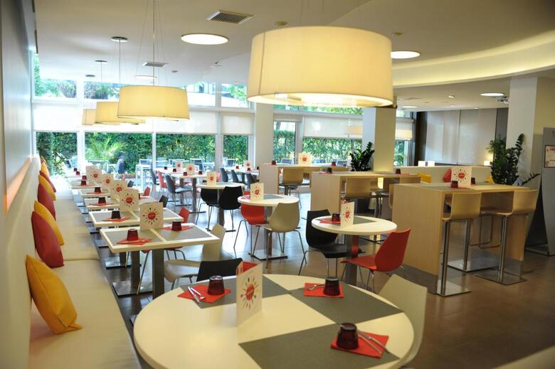 Hotel Ibis Barcelona Cornell�